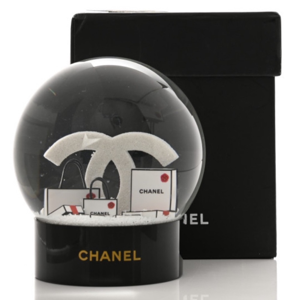 NIB CHANEL Snow Globe Limited Edition CC Christmas Holiday White Black NWT + Box